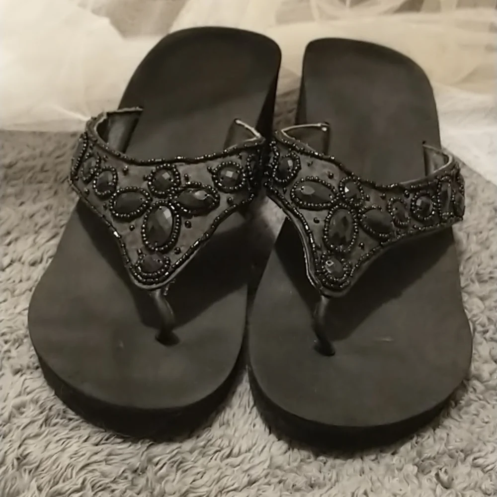 🎈3/$12! Jeweled Thong Sandals! - Picture 10 of 10